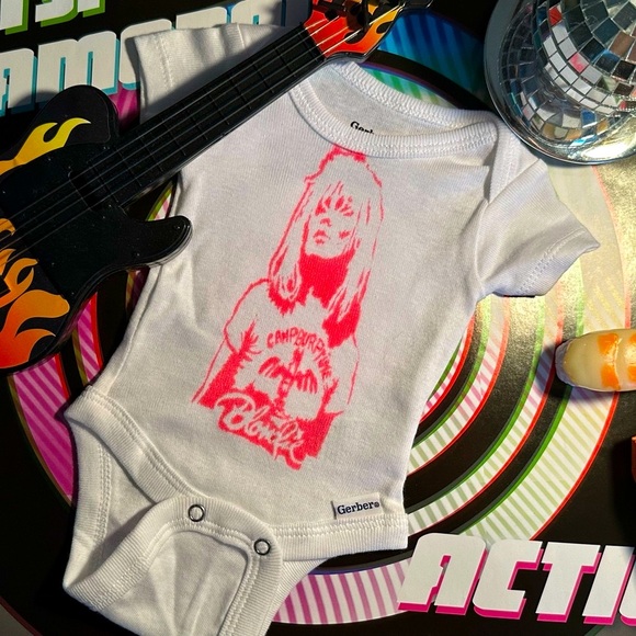 BLONDIE Debbie Harry inspired Camp Funtime soft graffiti baby onesie Preemie - Picture 1 of 10